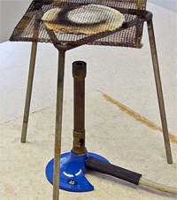 Pic: asbestos mat on bunsen burner